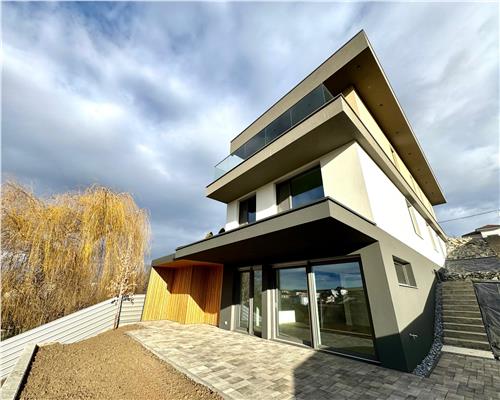 Vila 8 camere | 336 mp | 2 min centru Suceava | ID:1233